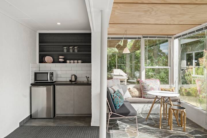 St John, Exceptional 10/10 gallery image 5