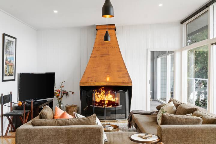 St John, Exceptional 10/10 gallery image 3