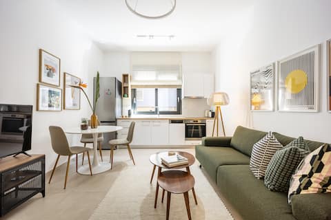 Successful Airbnb property: Bauhaus Urban Chic Apartment Athens in ΙΠΠΟΚΡΑΤΕΙΟ