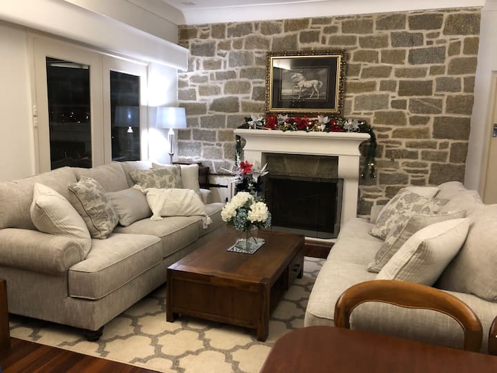 Hills Manor House - Kalamunda