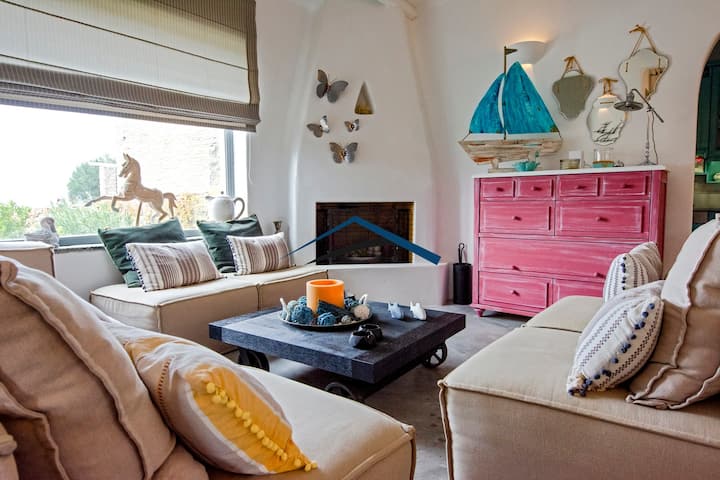 Fantastic Villa With A Pool And Large Outdoor Area - Ceos