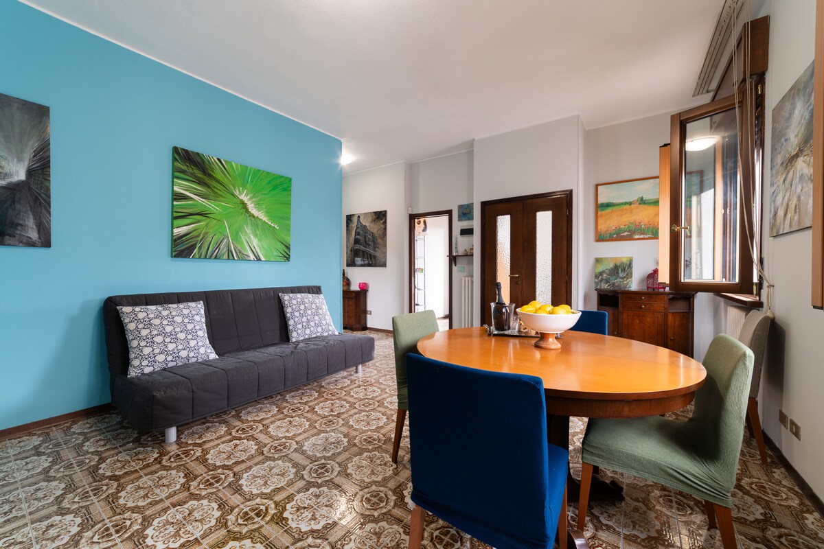 Annuncio Airbnb popolare: FA8 [Rho-Fiera Milano]• Luxury House With Garden • a Rho