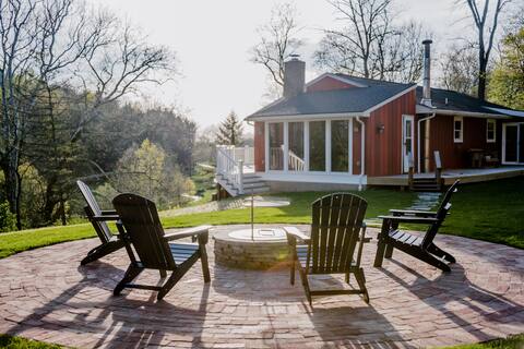 Hilltop Retreat in Amish Country