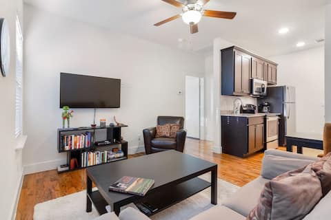 Top performing Airbnb: Peace Pad Retreat in the M Streets in Dallas
