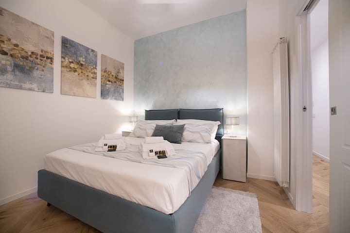 [YOLO Luxury Apartment] – 5 Minuti dal Duomo gallery image 4