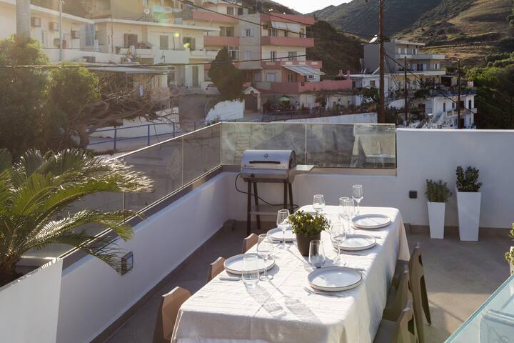 Iris Luxury Home, beachfront with jacuzzi in Mpali gallery image 5