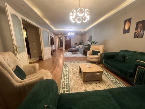 Elmohandiseen Modern 3 Bedroom Apartment