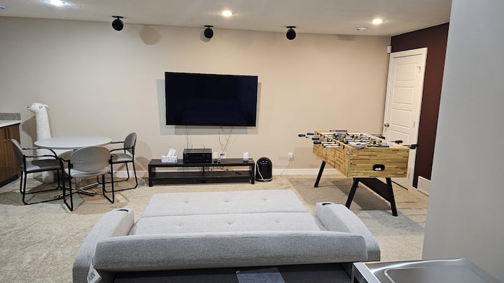 Cozy Suite In Harbour Landing - Regina