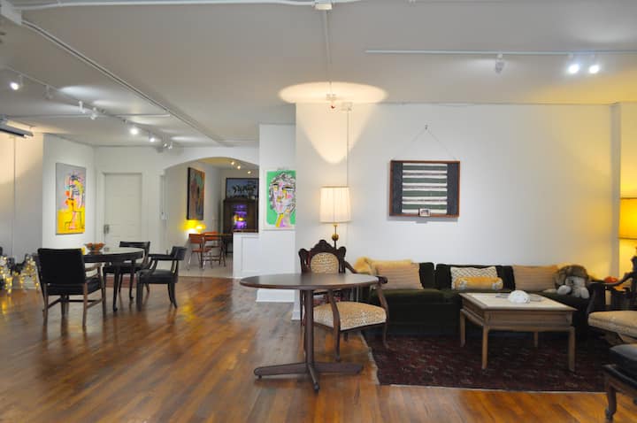 Folkart Suite, W. S. Art Hotel - Winston-Salem, NC