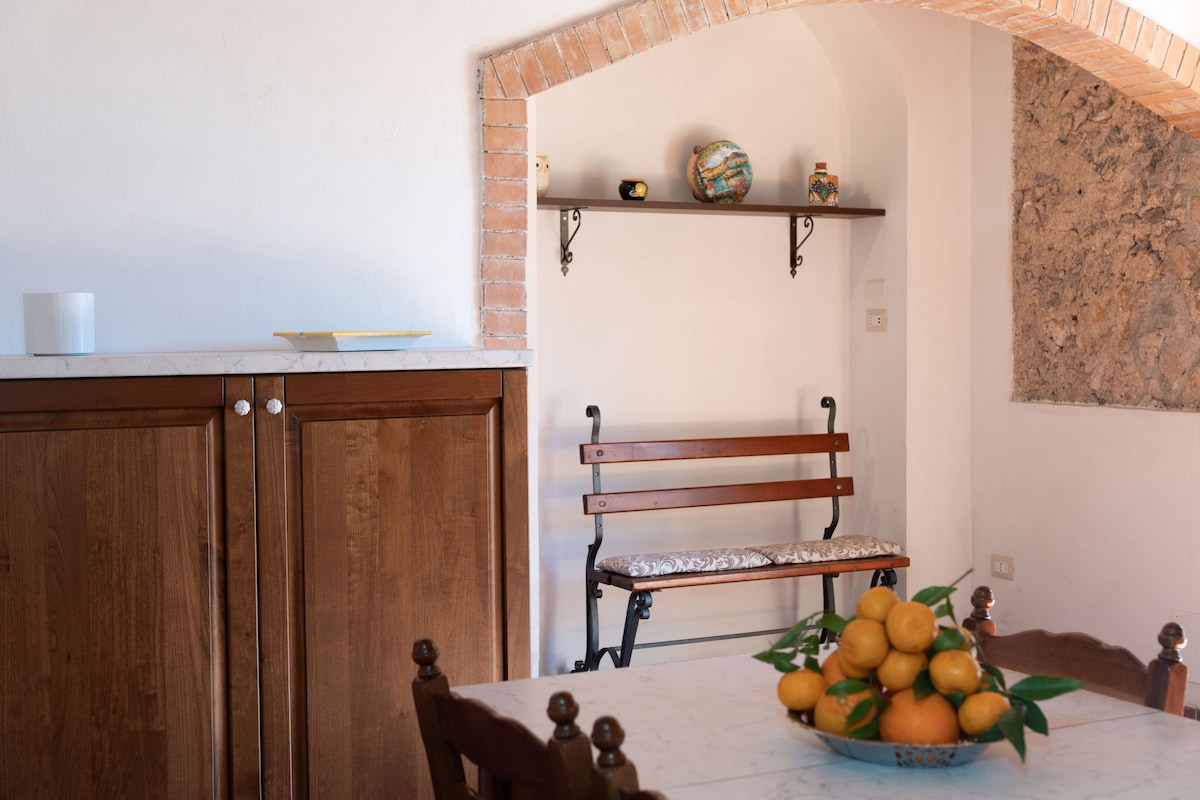 Successful Airbnb property: Casale Gelsi vacation home (Gelsi) Amalfi Coast in Maiori