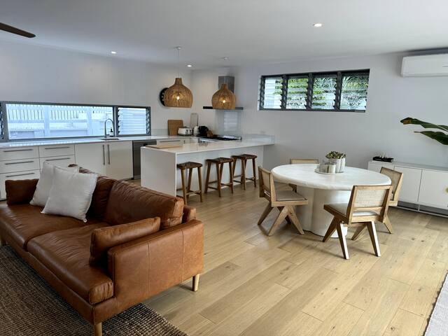 Noosa Junction Retreat. gallery image 2