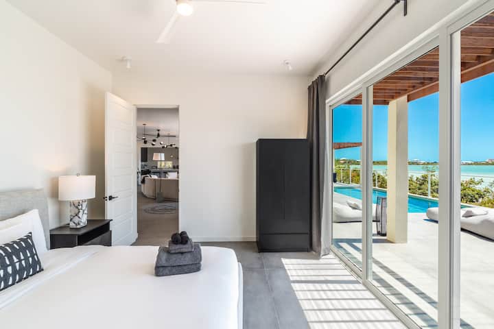 Спалня с двойно легло king size на 1 - ви етаж 