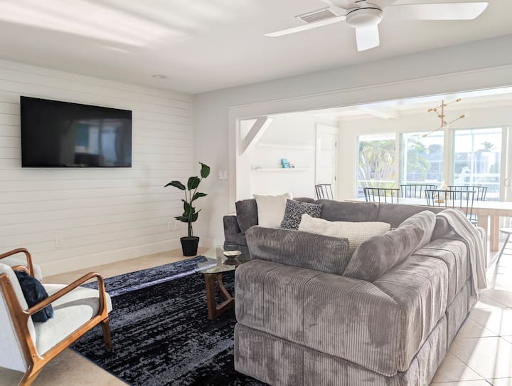 Bayshore - Waterfront Home, Heated Pool, Boat Dock - Cape Coral, FL