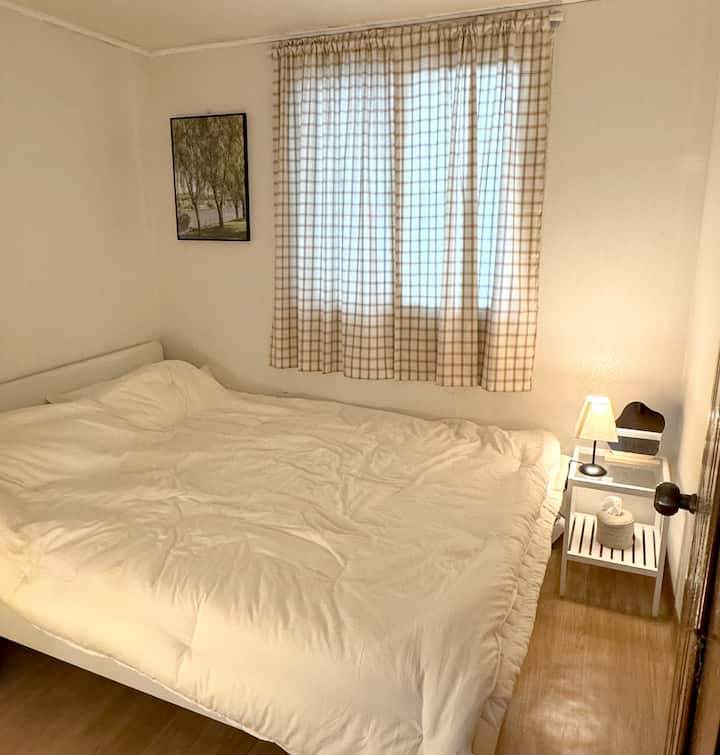 Cómoda cama tamaño queen