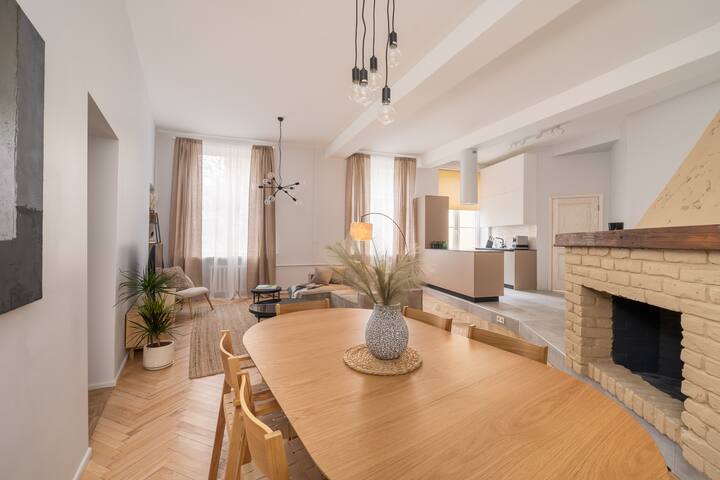 SAUNA | 3 Separate BRs | Foosball | Old Town gallery image 2