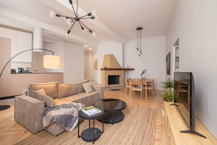 SAUNA | 3 Separate BRs | Foosball | Old Town