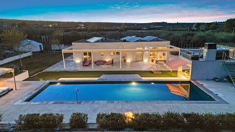 White House - Tu Oasis en Enguera