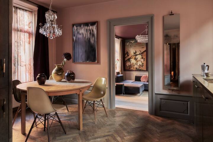 Designer Apartment in Listed Building gallery image 2