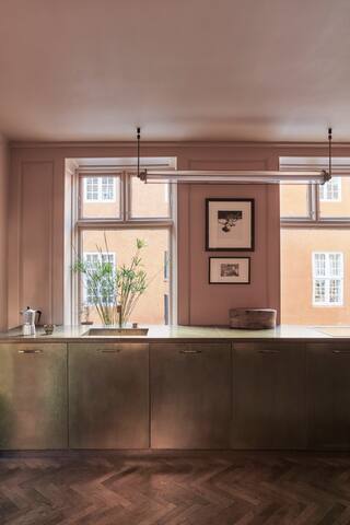 Designer Apartment in Listed Building gallery image 4