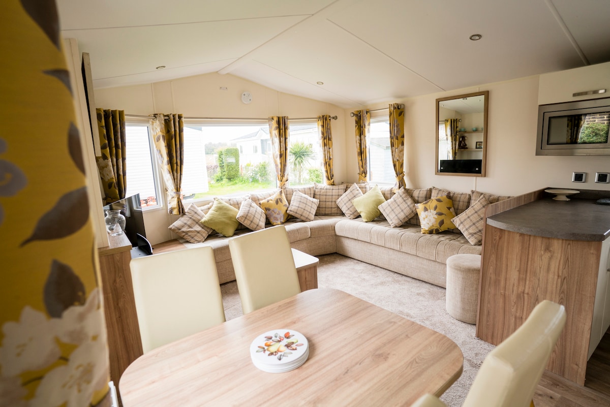 Successful Airbnb property: Doris Clara at River Bank,Winchelsea Beach, Sussex in Rother