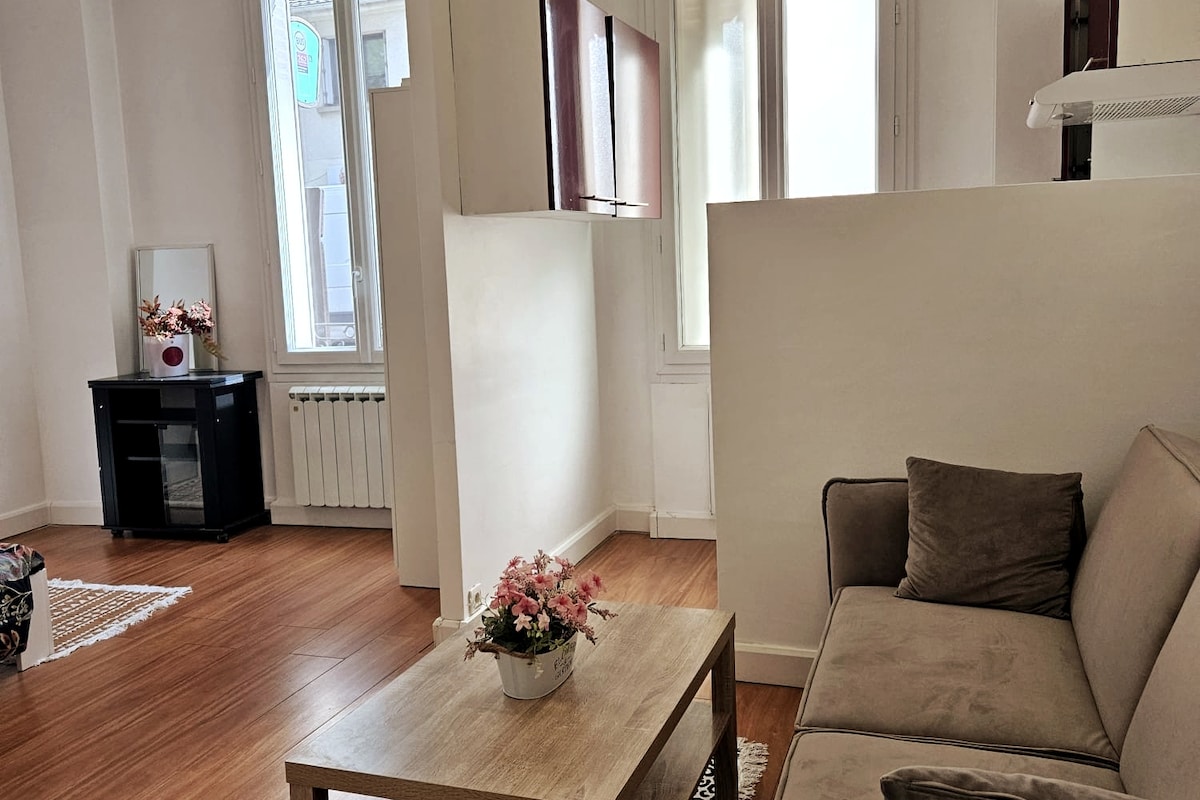 Top Airbnb: Studio - Stay - 20 minutes from Paris à Bezons