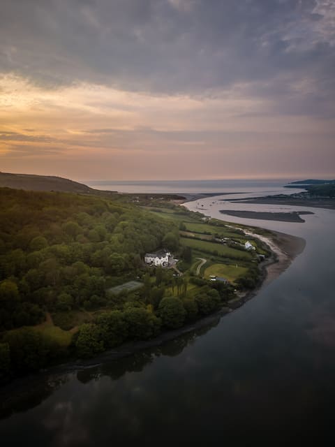 Ty Teifi: Poppit Sands, Cardigan. Waterside Views.