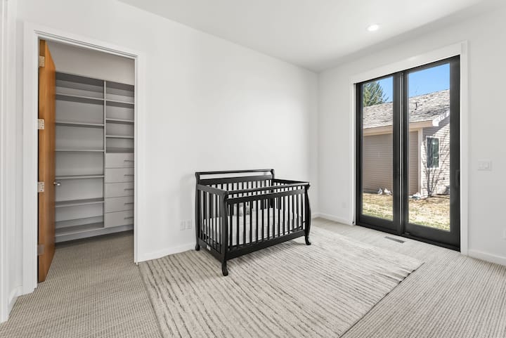 Esta habitación ahora tiene una cama doble. 