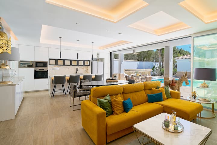Gran Villa Apart Malaga - Málaga
