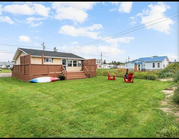 Beach Front Modern Cottage- Oscar on the Ocean gallery image 4