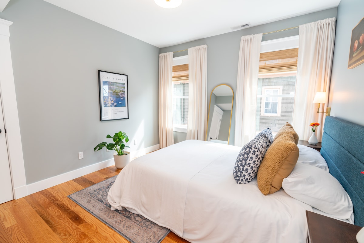 Bedroom 2 with Queen Bed. 