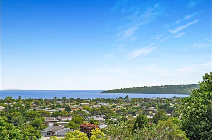 Family Oasis with Bay Views, Dromana