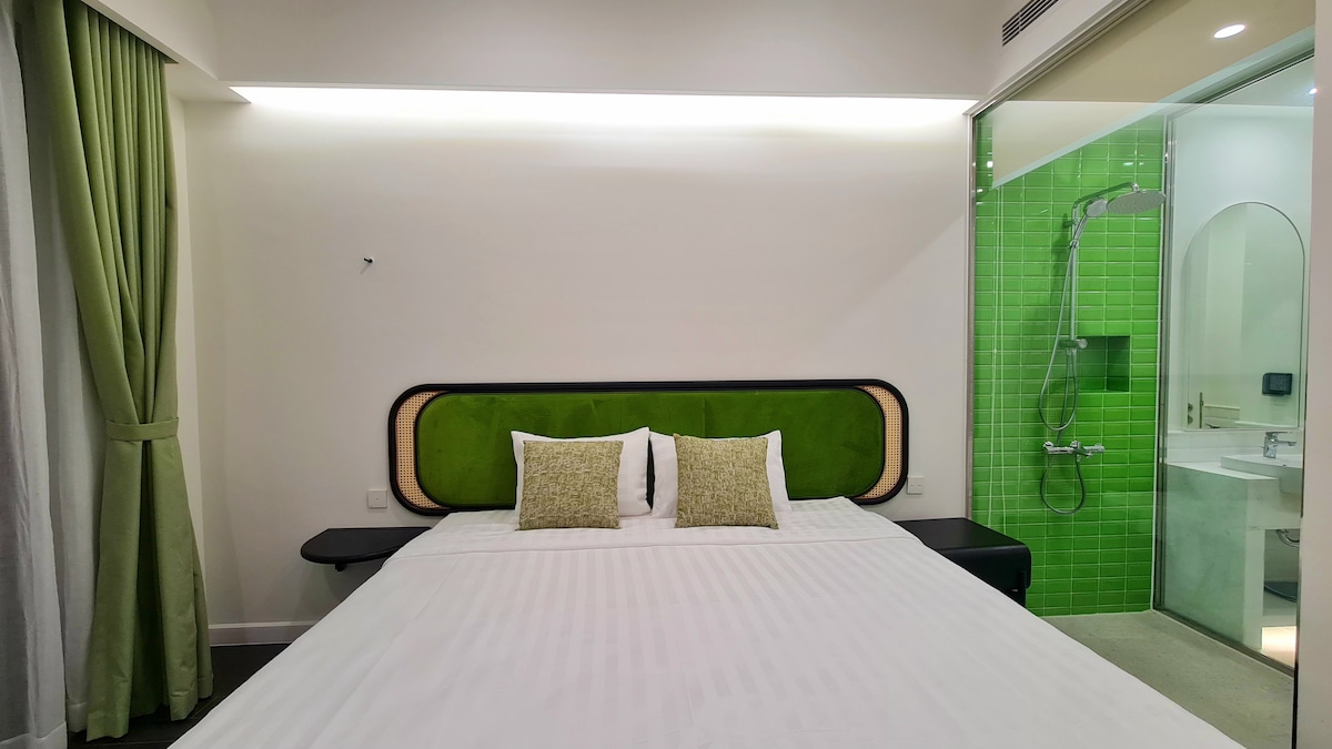 Posteľ je 2 m široká *2 m