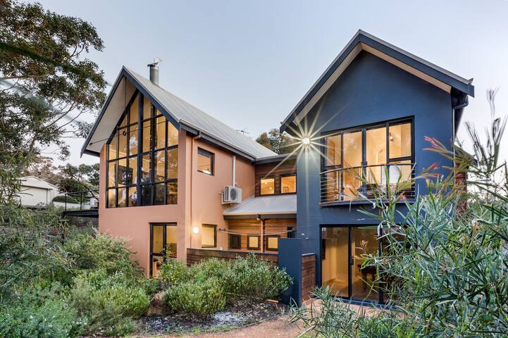 Blue Pearl Eagle Bay – moments from the beach gallery image 2