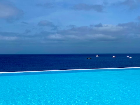 Studio for 2.
*Free Pickup!*
Stella Maris!