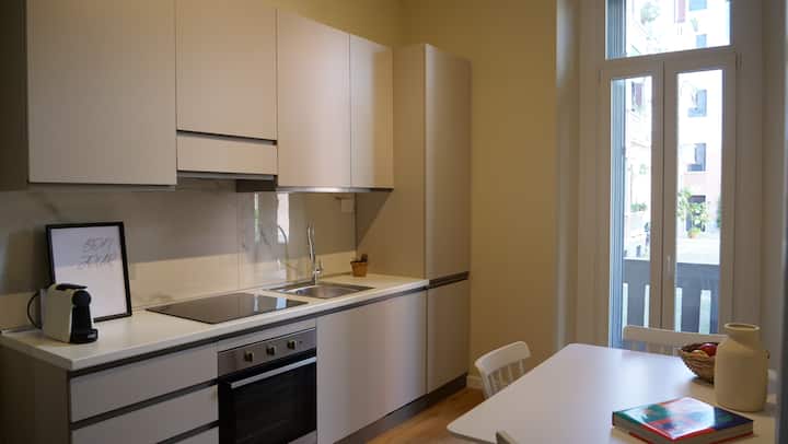 3 Bed Brand-new Charming Apartment In Milan! - Milan