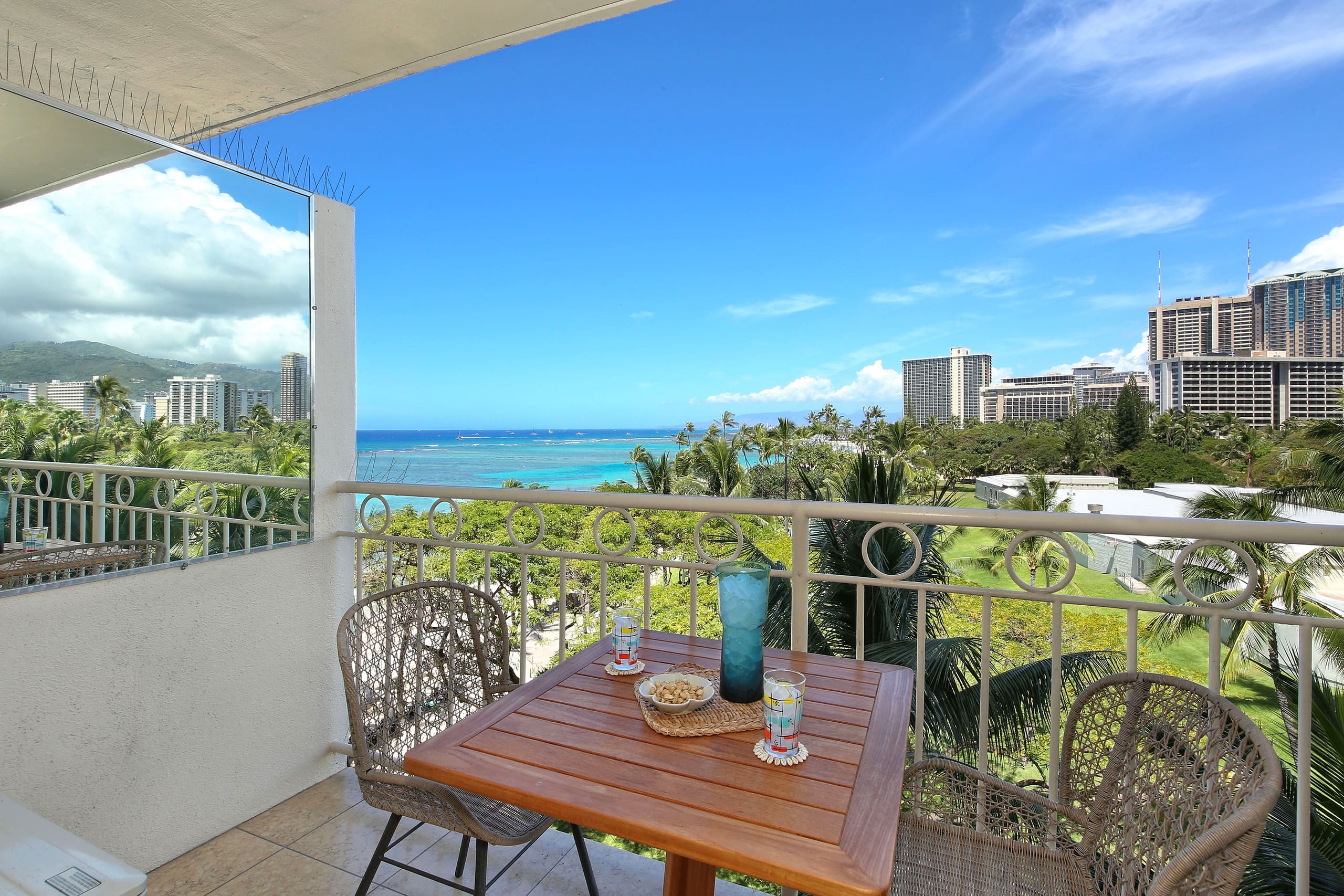 Condo in Honolulu · ★5.0 · Studio · 1 bed · 1 shared bath - Image 2