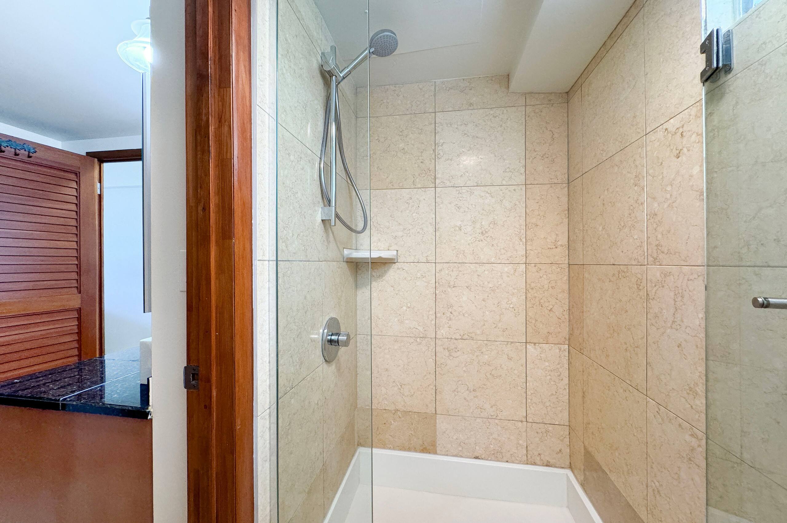 Condo in Honolulu · ★5.0 · Studio · 1 bed · 1 shared bath - Image 11