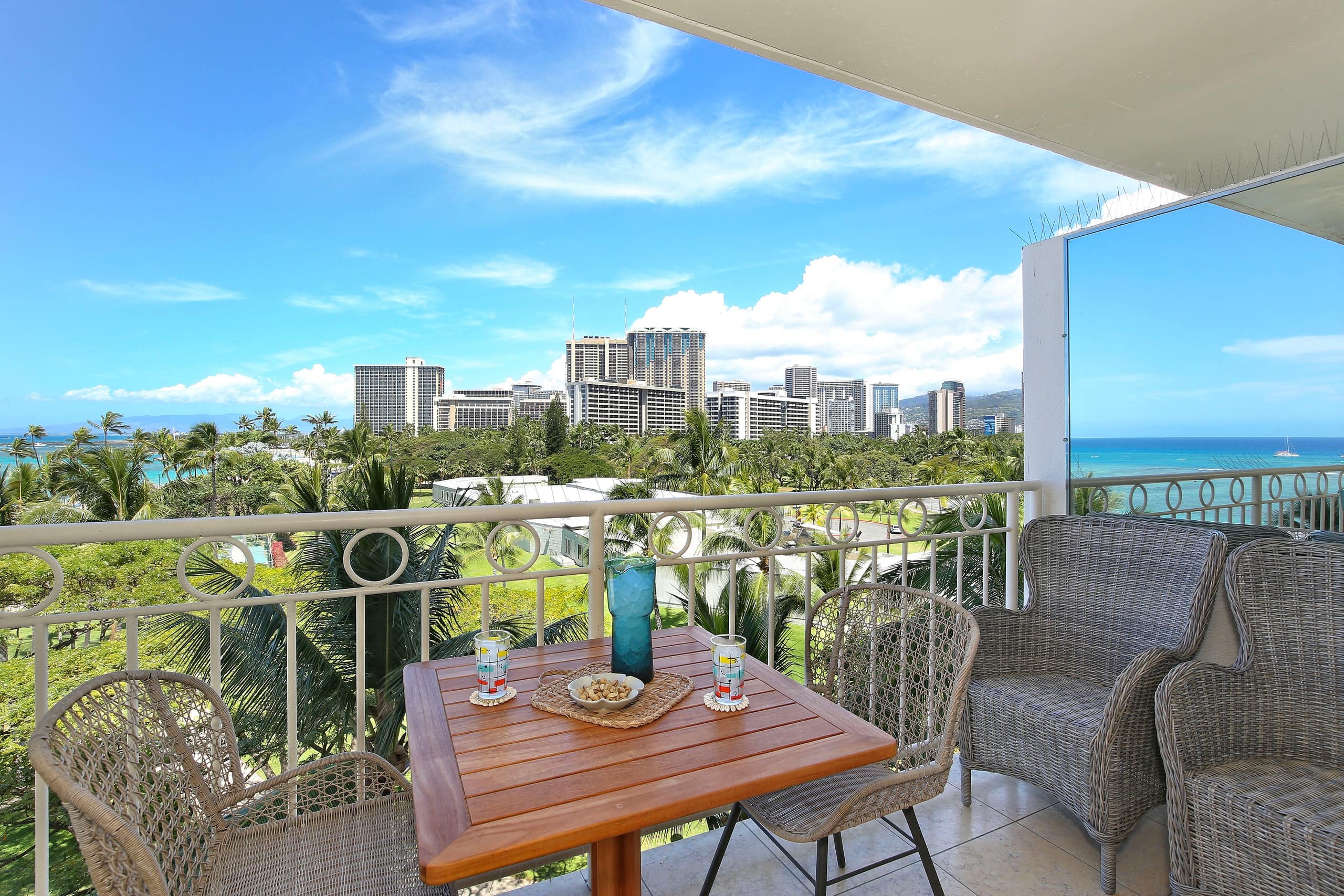 Condo in Honolulu · ★5.0 · Studio · 1 bed · 1 shared bath - Image 13