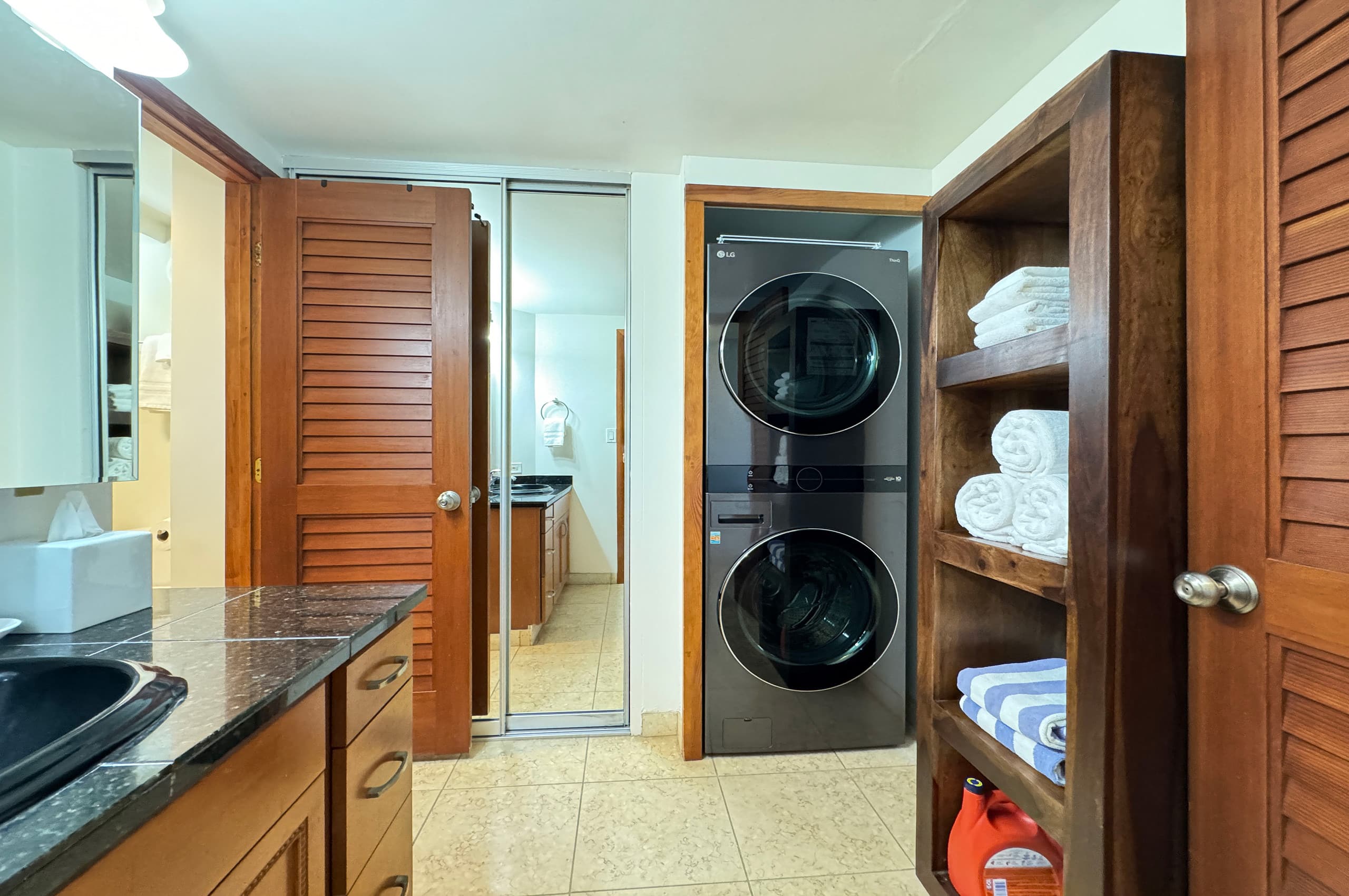 Condo in Honolulu · ★5.0 · Studio · 1 bed · 1 shared bath - Image 20