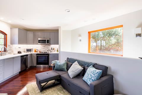 Successful Airbnb property: Cozy Private 1 Bdrm House Close to Everything in Peninsula