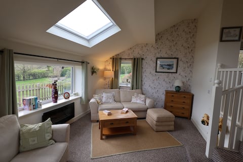 Popular Airbnb listing: Dales Panorama - stunning views in Pendle