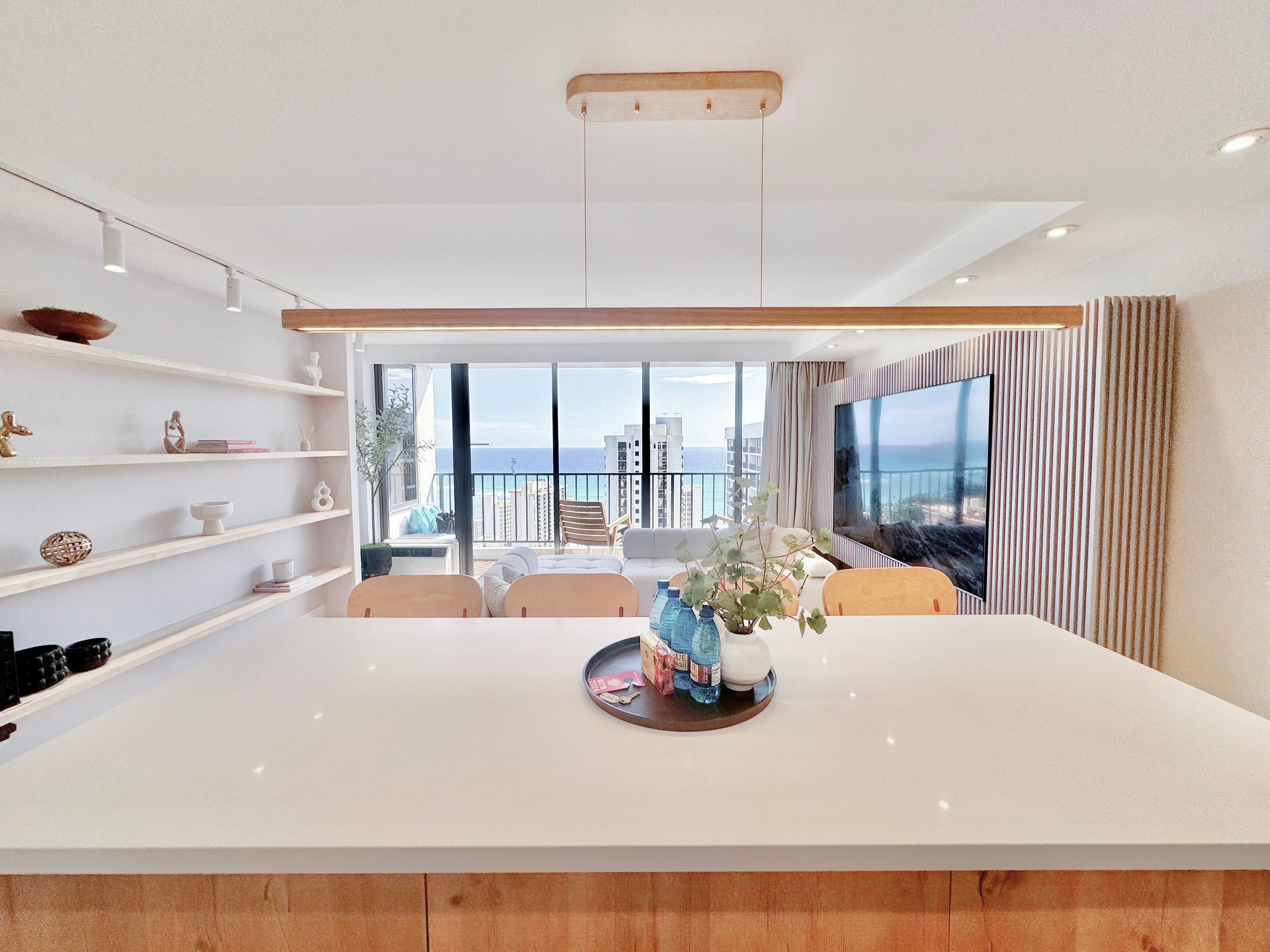 37F-Ultra Upscale Ocean View-Modern 1BR W/Parking! - Image 13