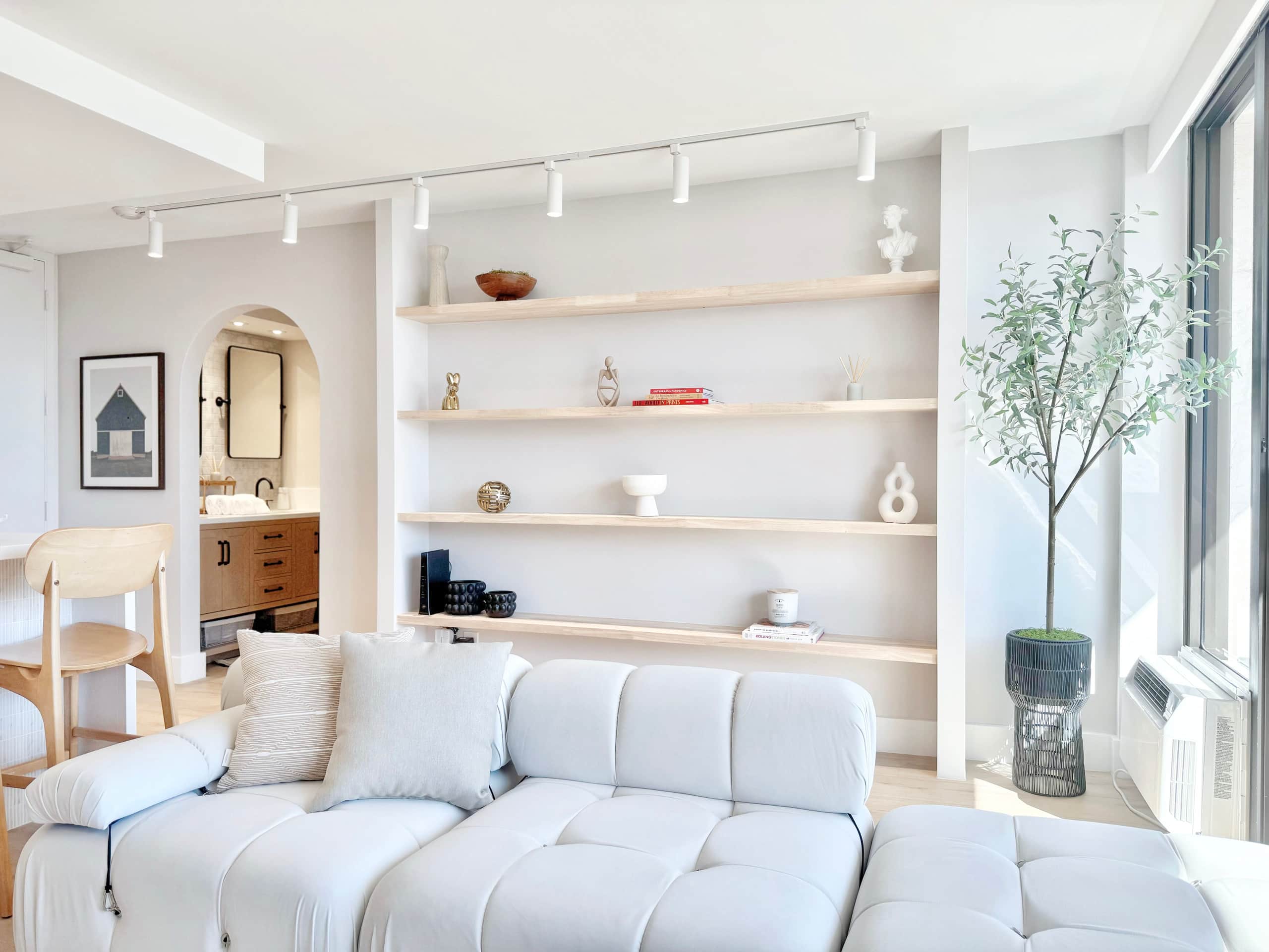 37F-Ultra Upscale Ocean View-Modern 1BR W/Parking! - Image 12