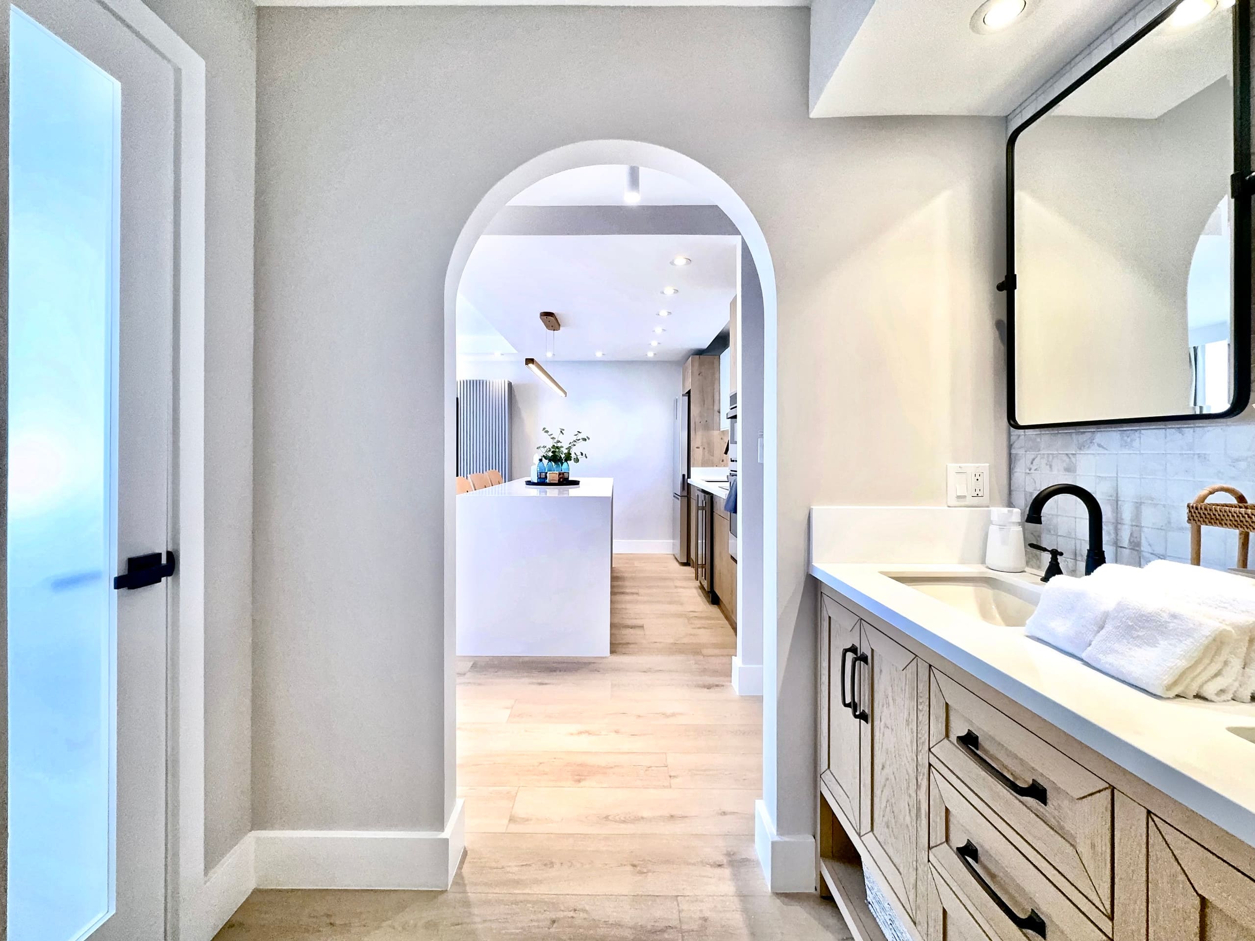 37F-Ultra Upscale Ocean View-Modern 1BR W/Parking! - Image 35