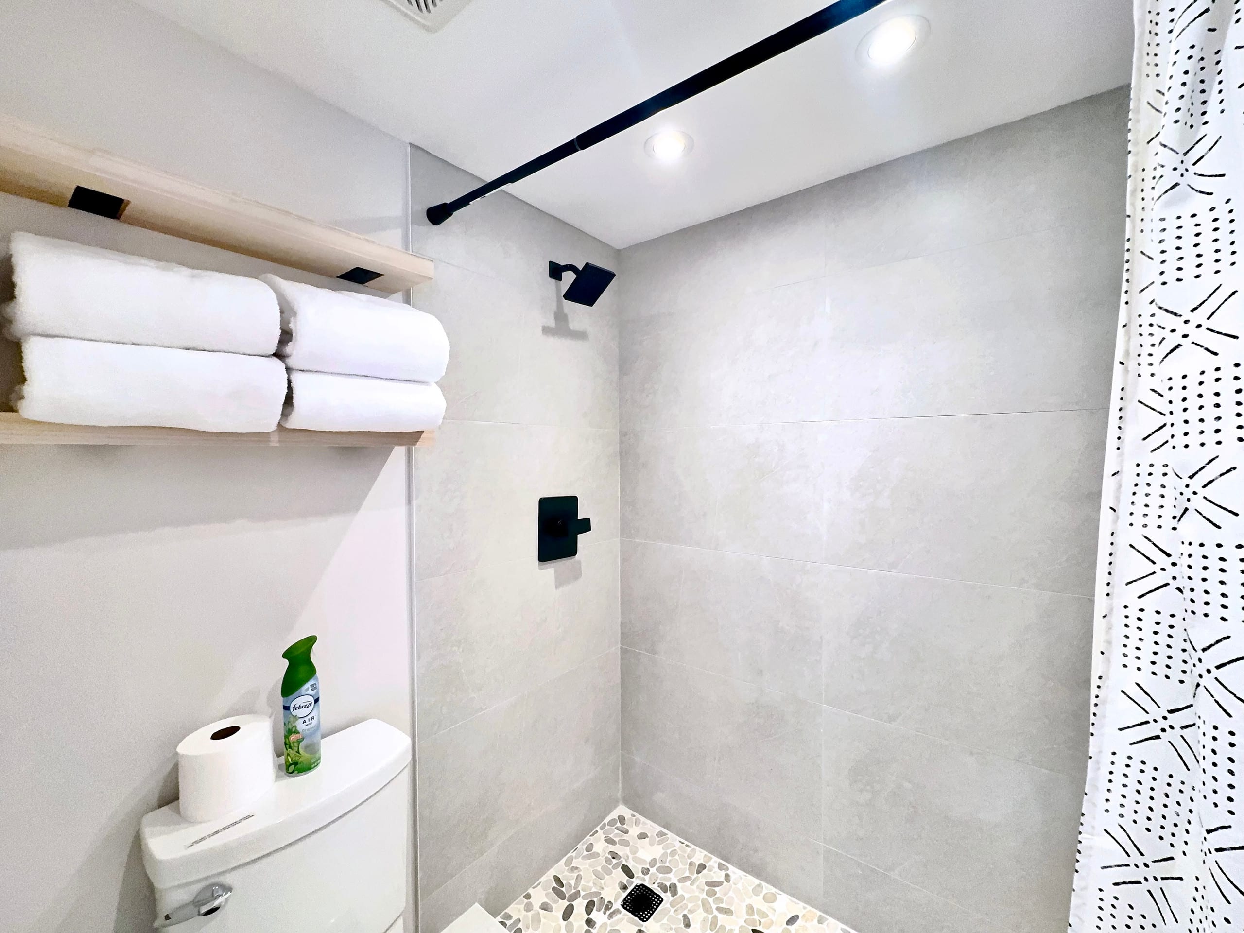 37F-Ultra Upscale Ocean View-Modern 1BR W/Parking! - Image 39
