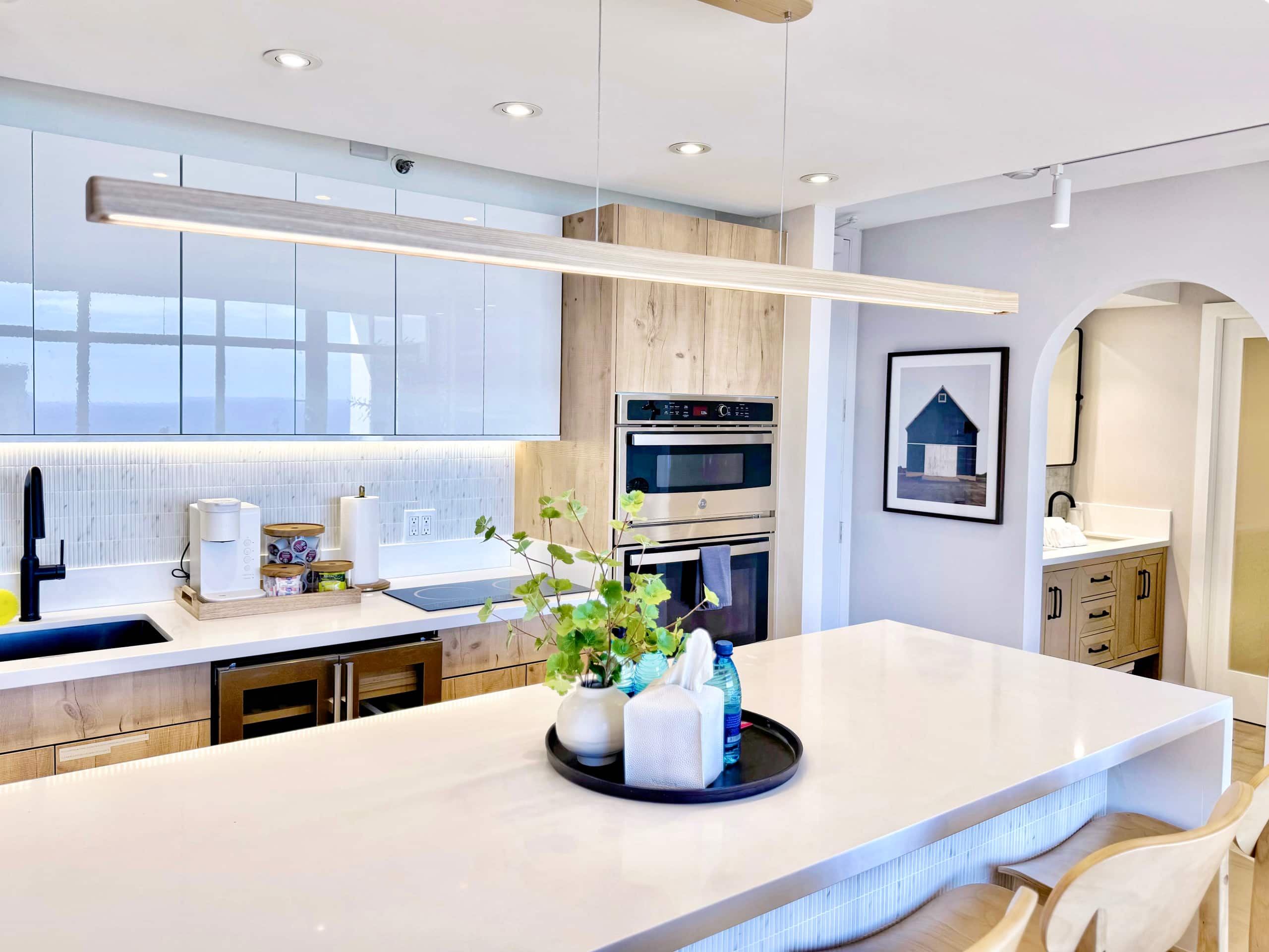 37F-Ultra Upscale Ocean View-Modern 1BR W/Parking! - Image 23