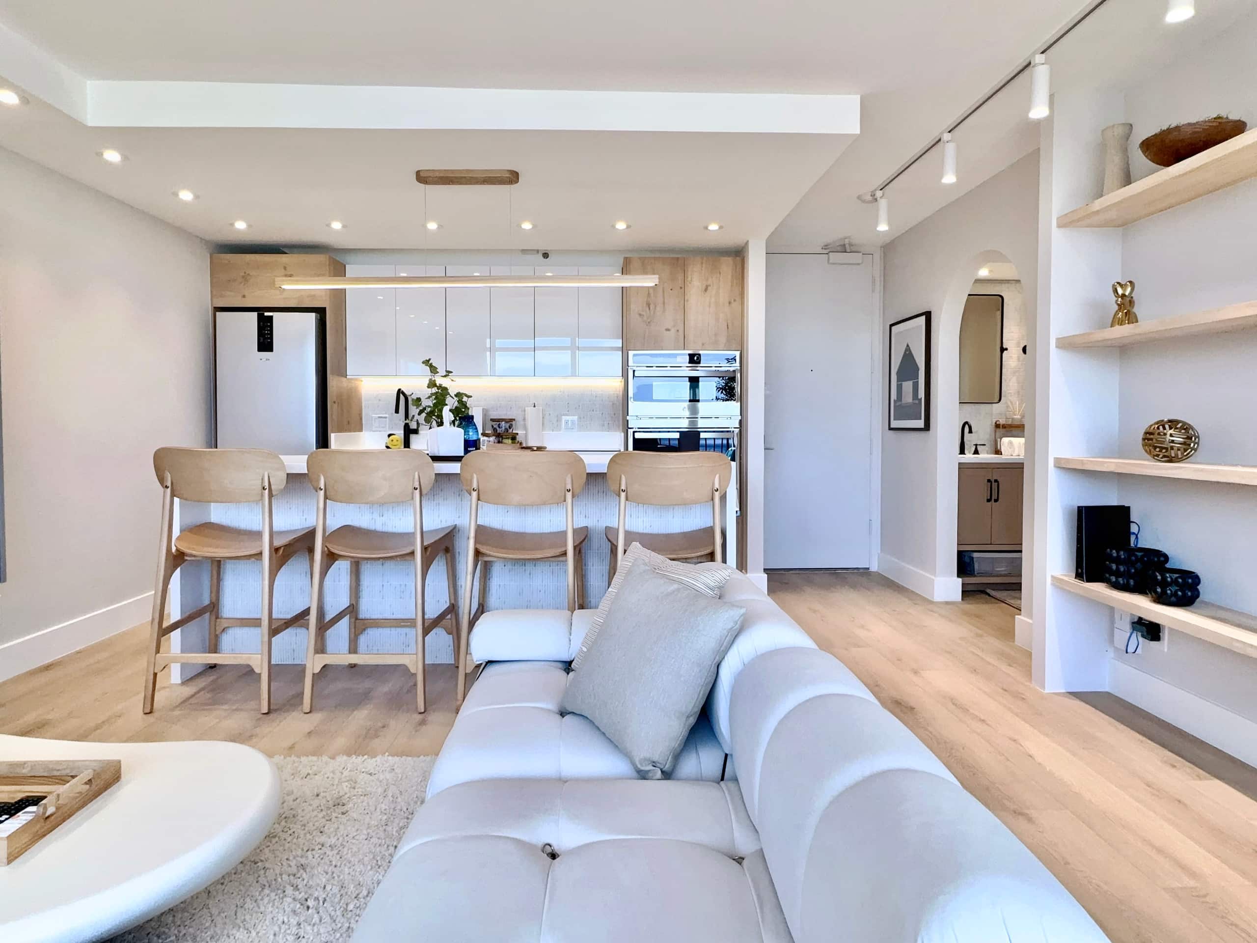 37F-Ultra Upscale Ocean View-Modern 1BR W/Parking! - Image 3