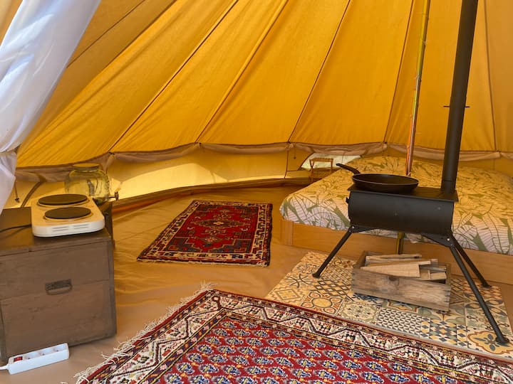 Tente "Tipi" Avec Bain Nordique Et Feu De Camp - Belgien