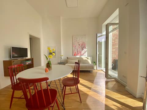 Erfolgreiche Airbnb-Immobilie: Old building apartment with loft character - parking in Neustadt/Süd