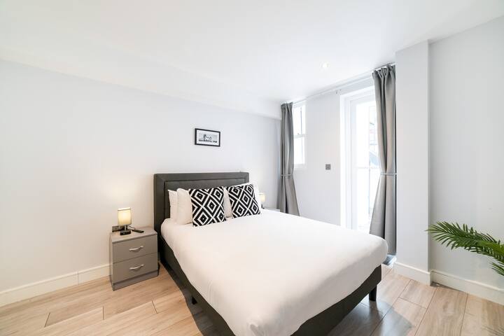 Gloucester Terrace Retreat gallery image 4